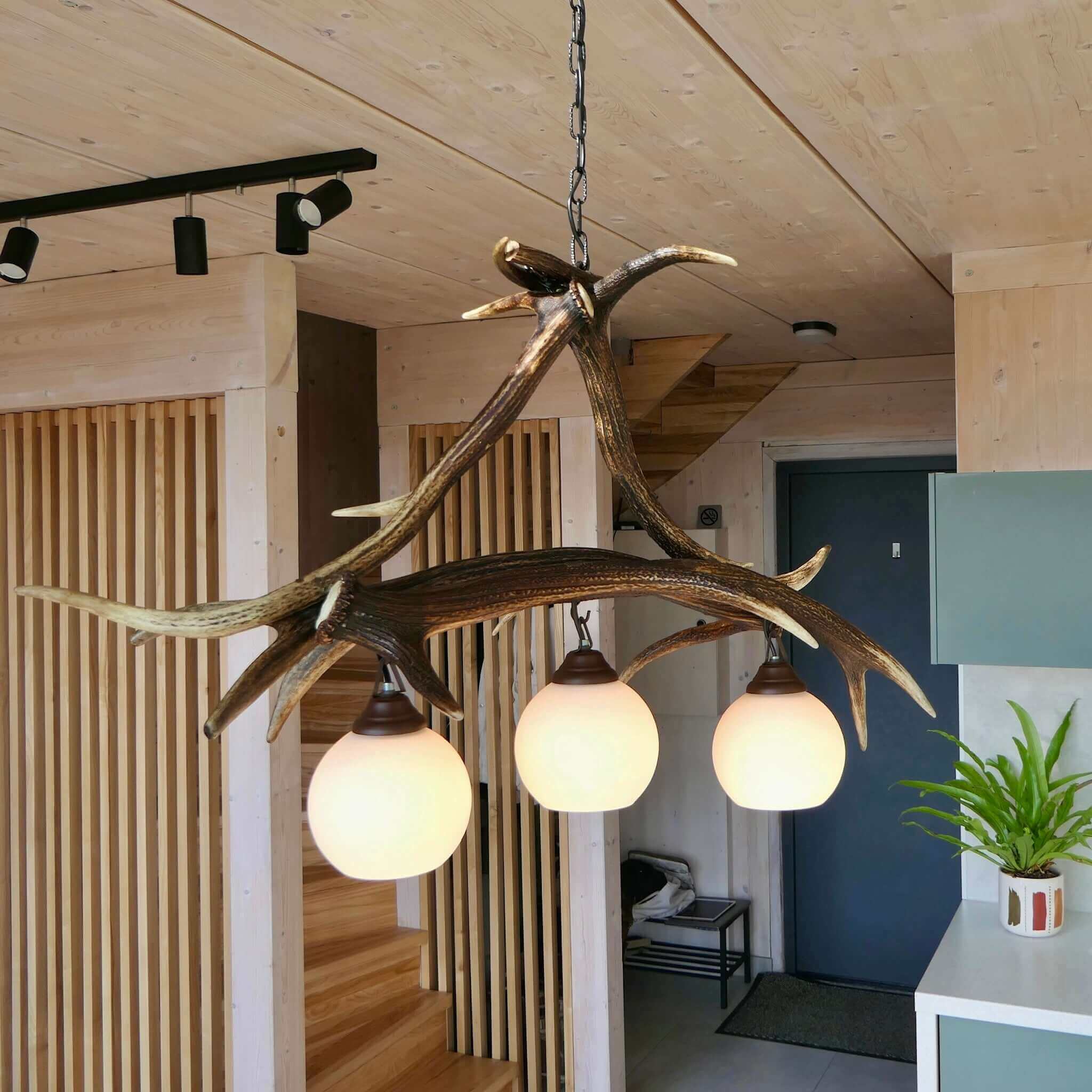 Deer antler chandelier for table.