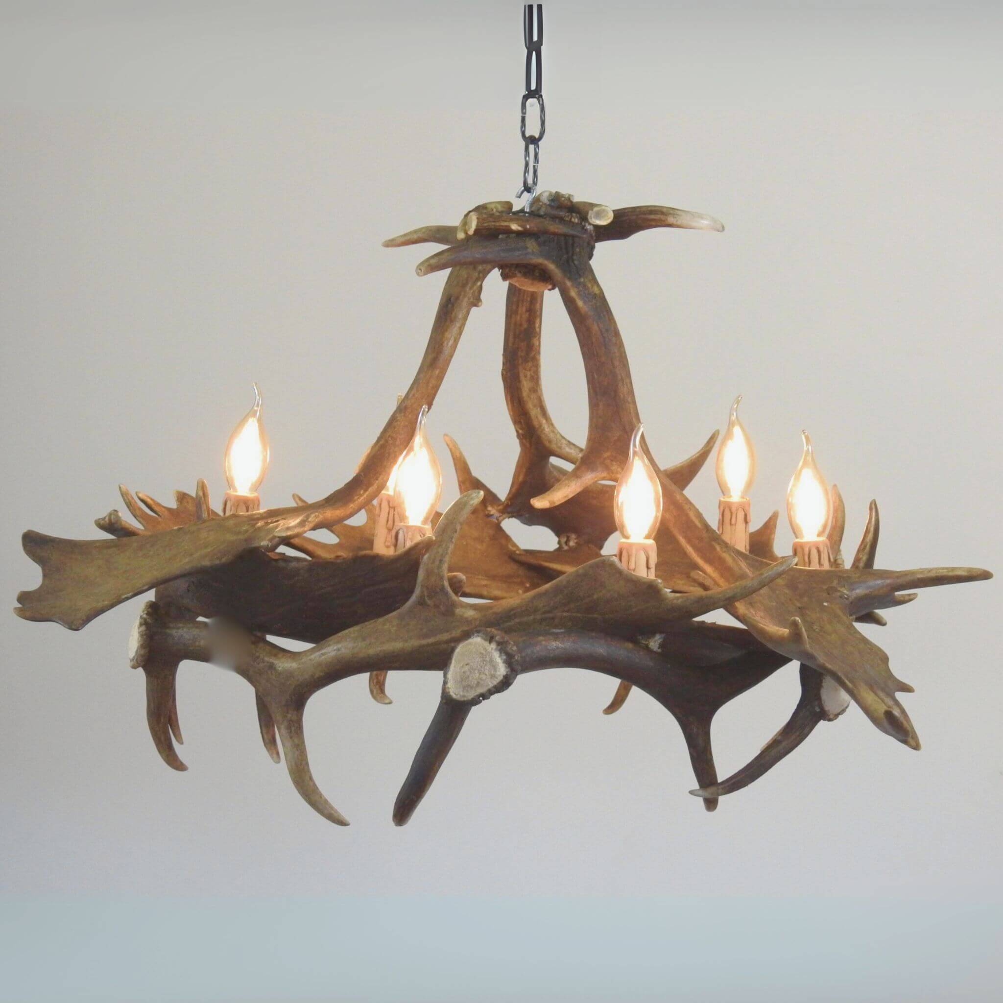 Cabin antler lamp.