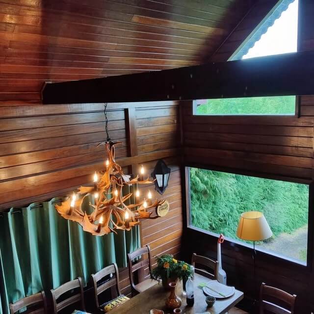 Real huge deer antler chandelier for 12 bulbs.