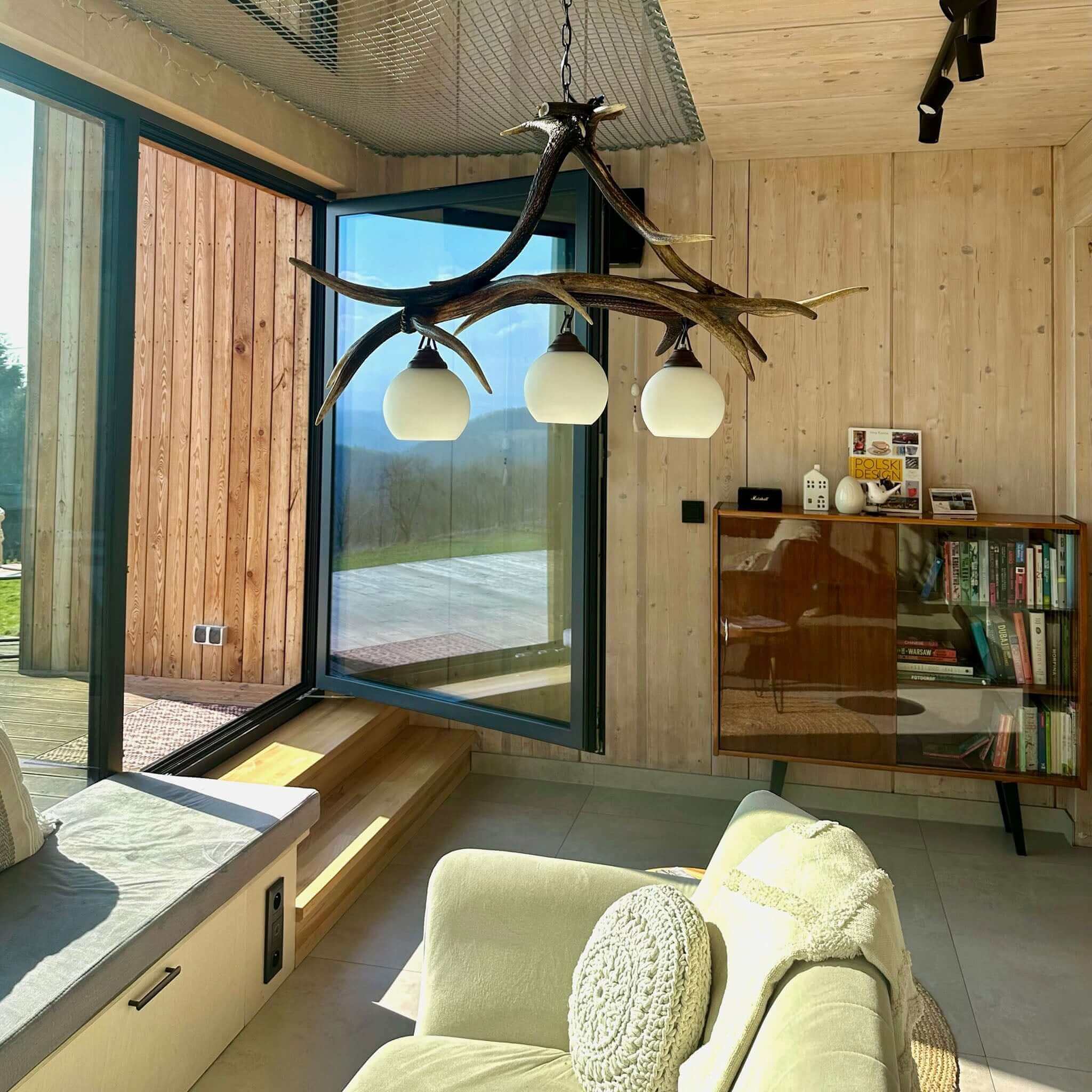 Deer antler pendant lamp.