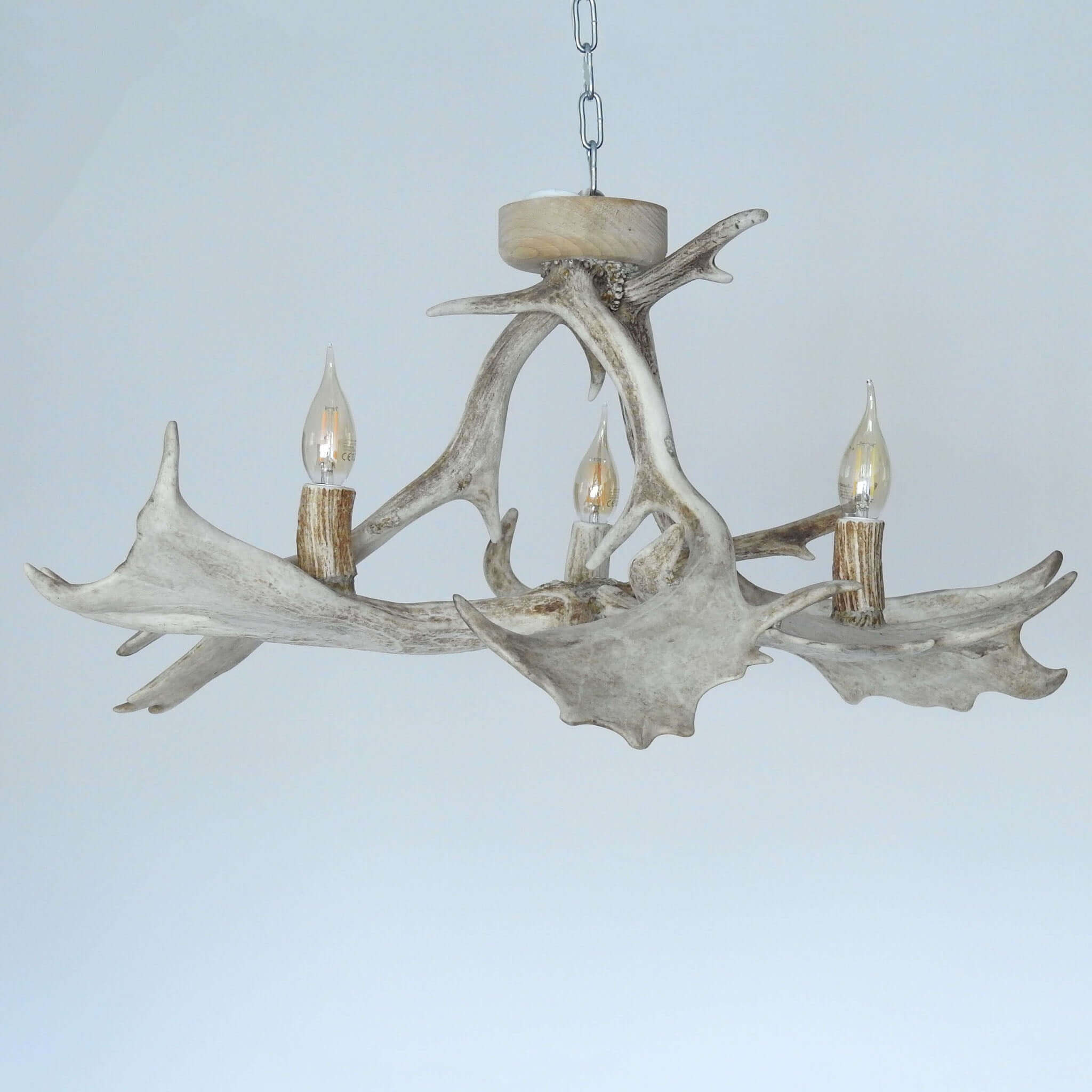 3 lights antler chandelier.