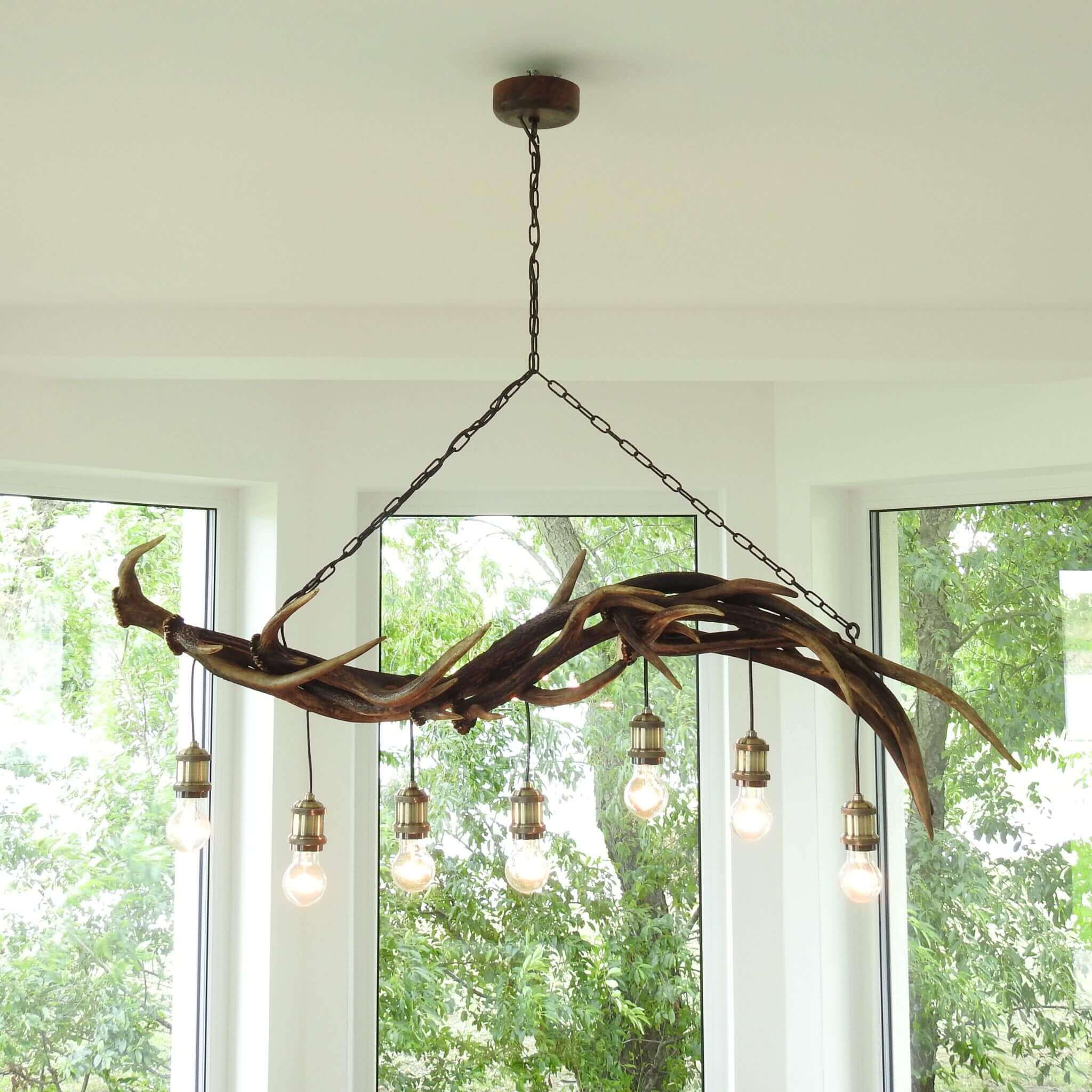Antler pendant lamp for kitchen island.