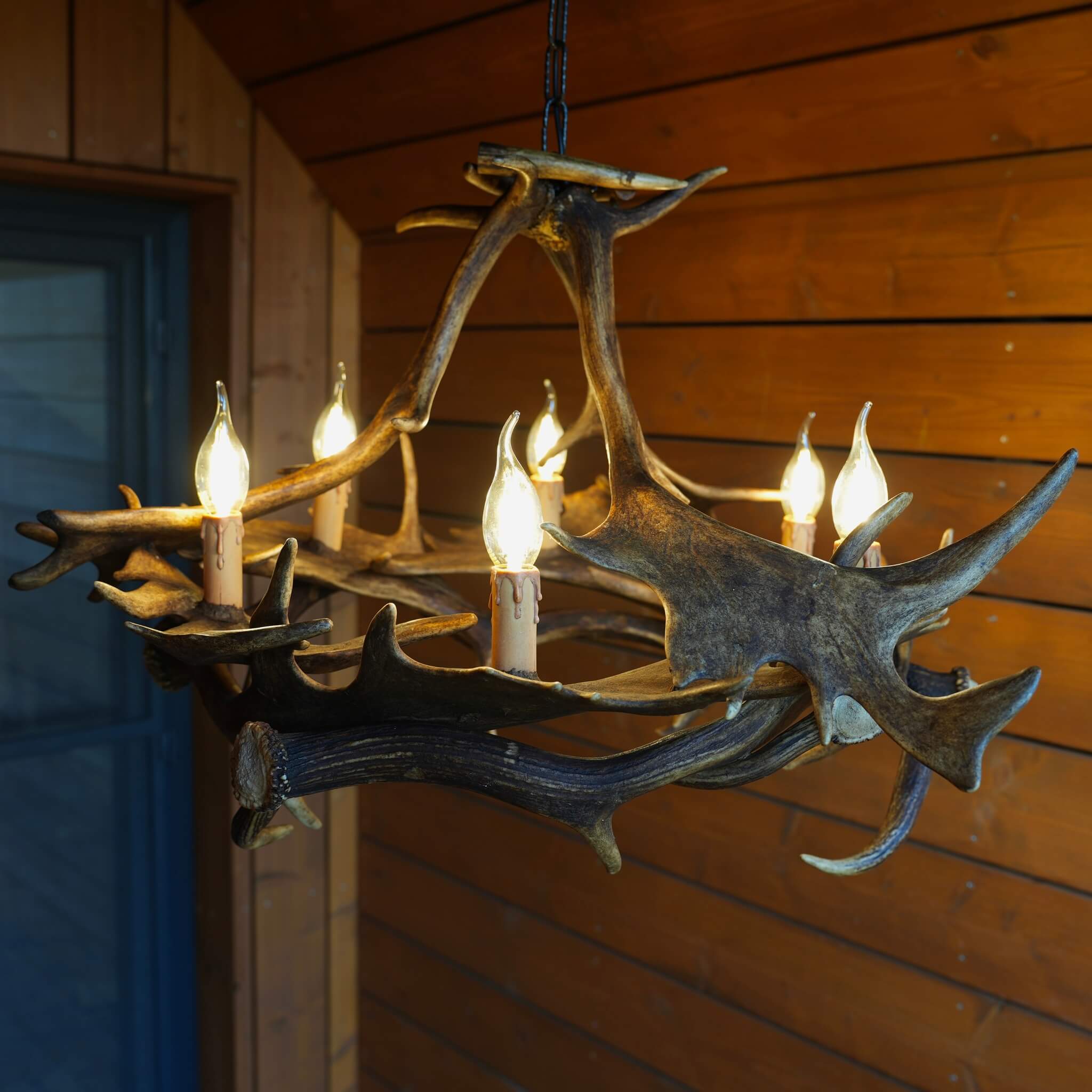 Real antler chandelier for 6 lights