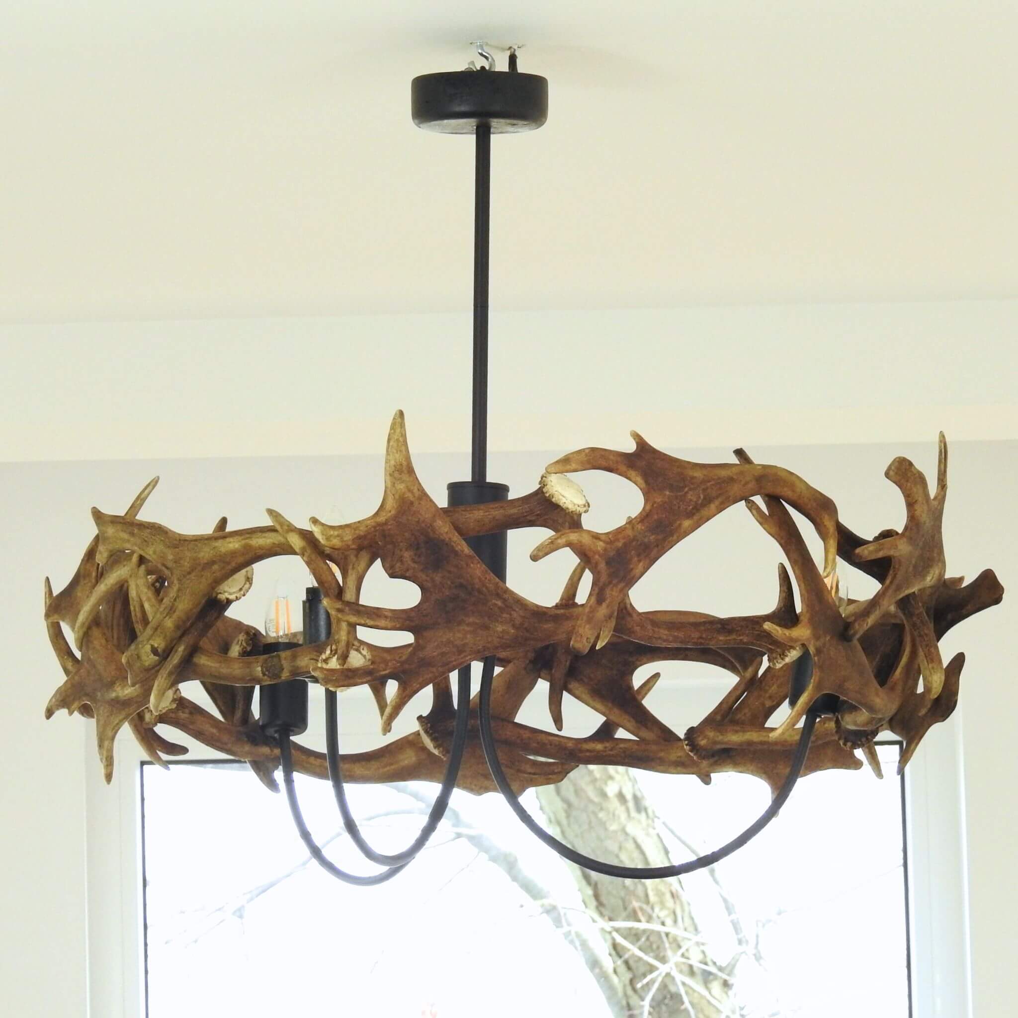 Modern farmhouse chandelier with antlers